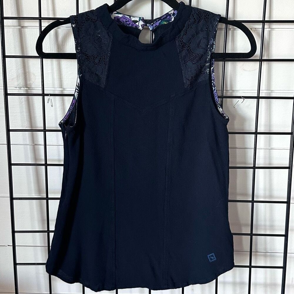 Vera Bradley Sleeveless Blouse Womens M Navy Lace Shoulder Casual Coastal